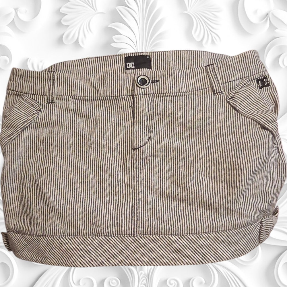 DC Striped Beige Women's Shorts Skirt